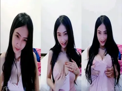 Cewek imut pamerin tubuh mulusnya di live, bikin penonton ngiler Cewek imut pamerin tubuh mulusnya di live, bikin penonton ngiler